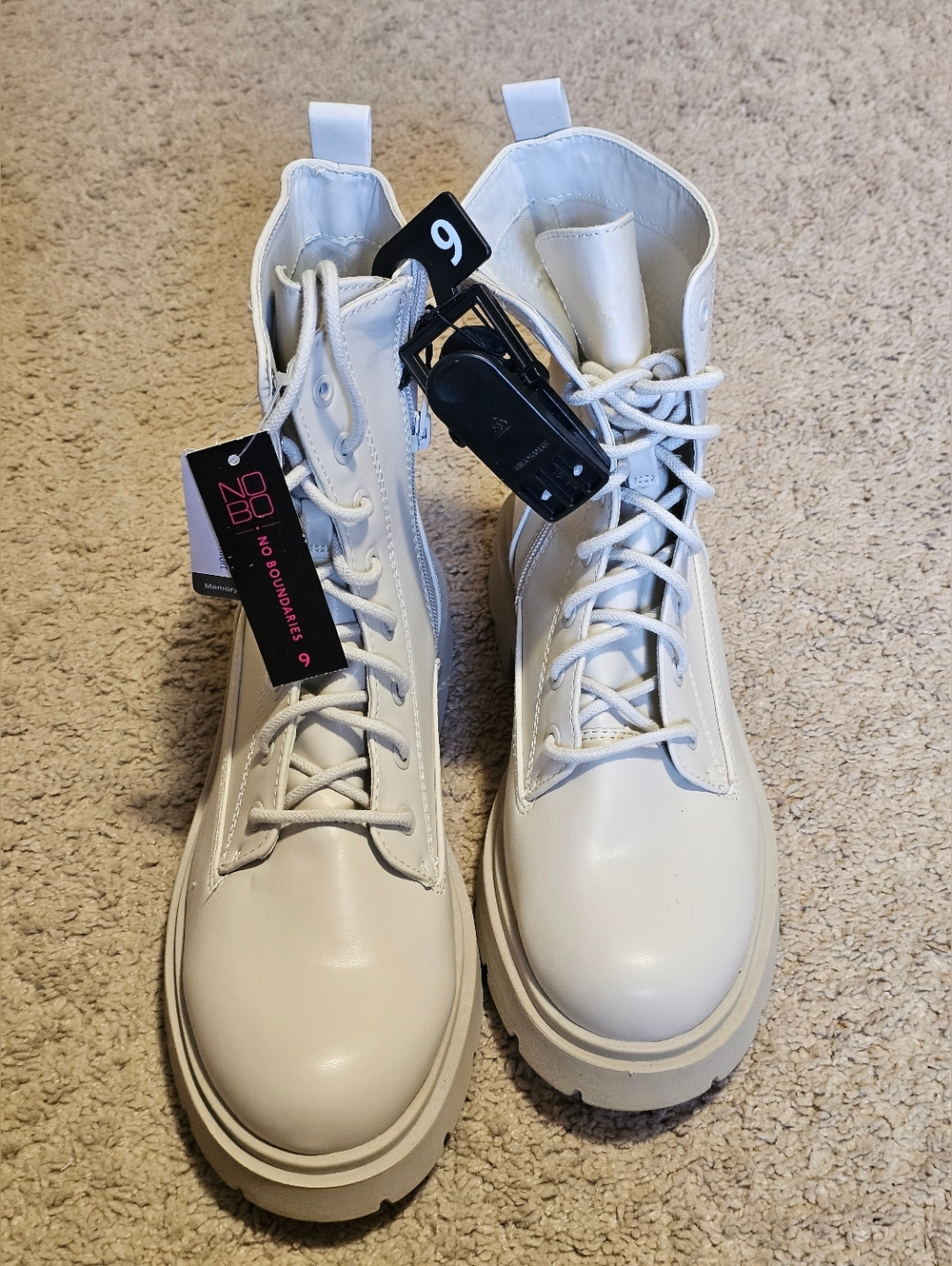 New w/ Tag! No Boundaries Women's Combat Boots Size 9 White / Cream Memory Foam